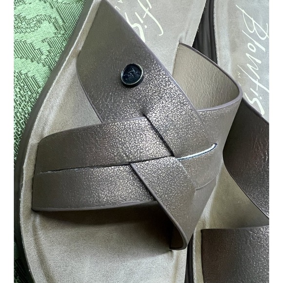 Blowfish Malibu Sandals Toasted Gold Slip On Sz 7.5 New - Picture 4 of 6
